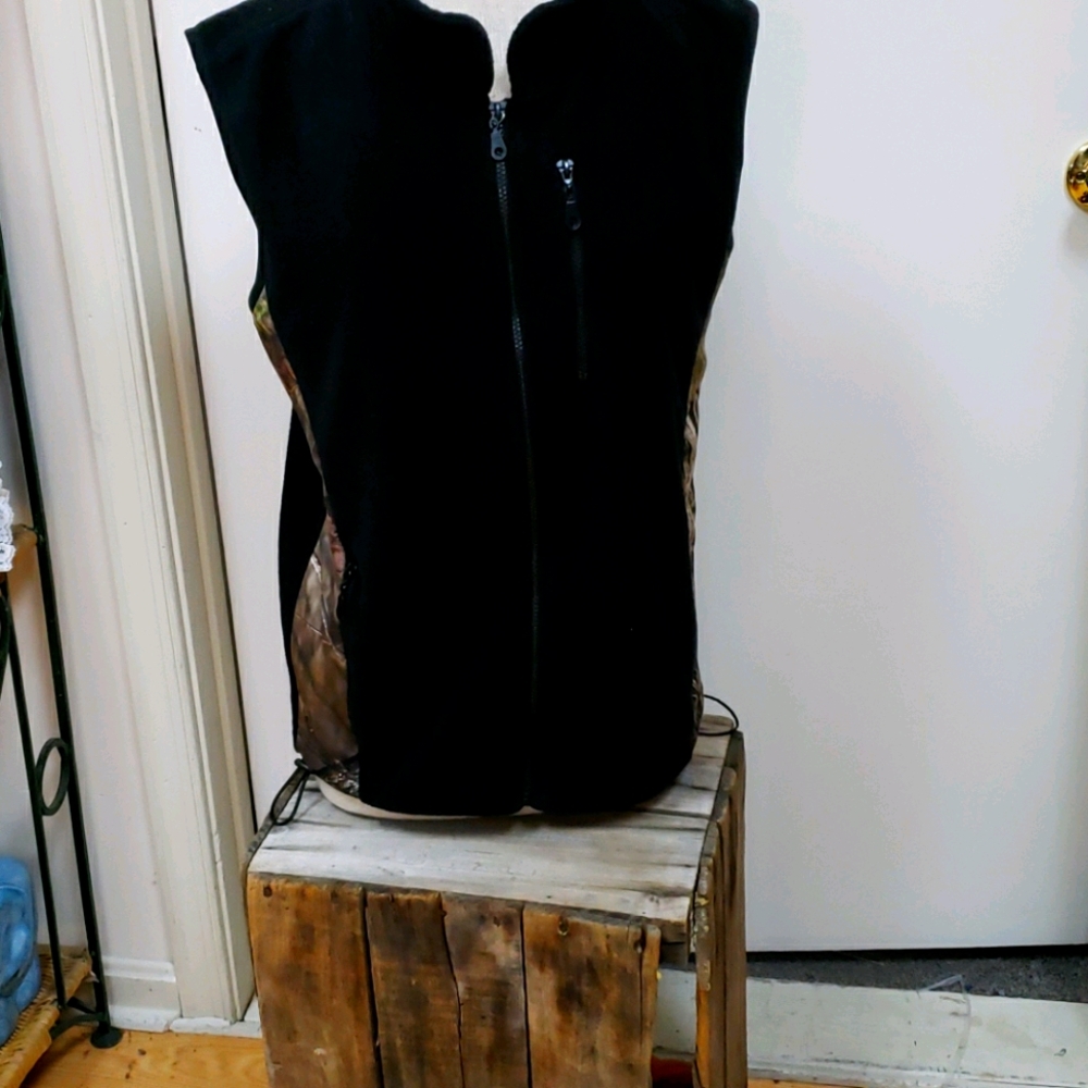 PERFORMANCE fleece vest , size medium